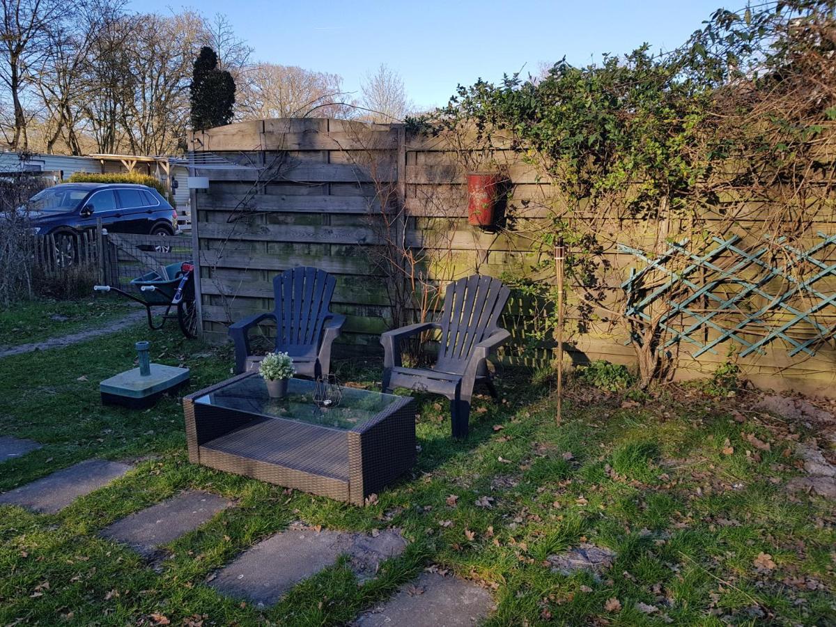 Chalet 2 pers met HOTTUB - Aan de bosrand - IJsselmeer - Gaasterland - Bos Rijs Buitenkant foto